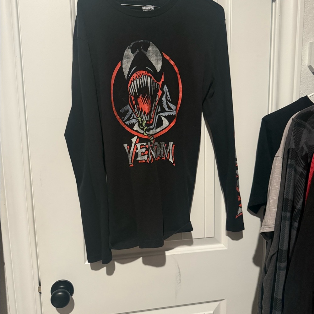 Black Venom Graphic Long Sleeve Shirt